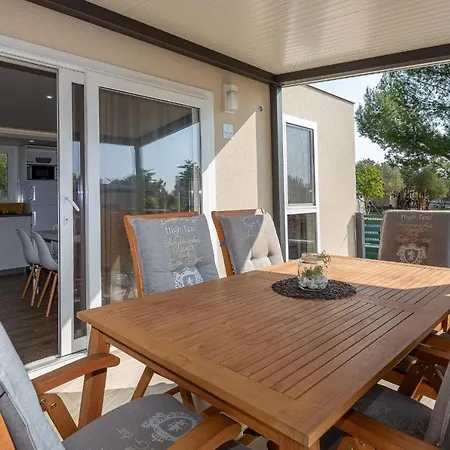 Mobile Kastanjola Casa de Férias *