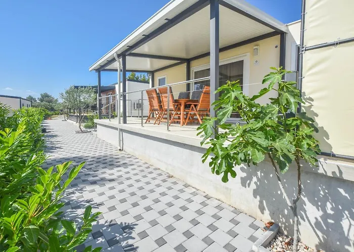 Feriehus Mobile Kastanjola Biograd Na Moru