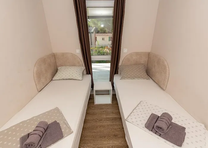 Mobile Kastanjola Feriehus