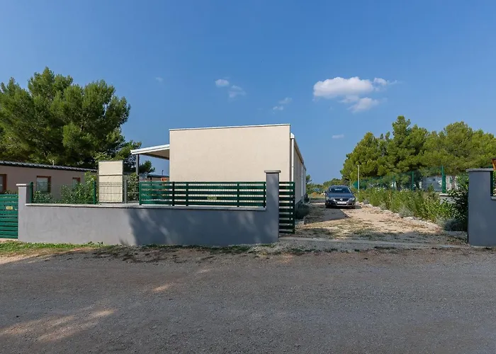 Mobile Kastanjola Biograd Na Moru