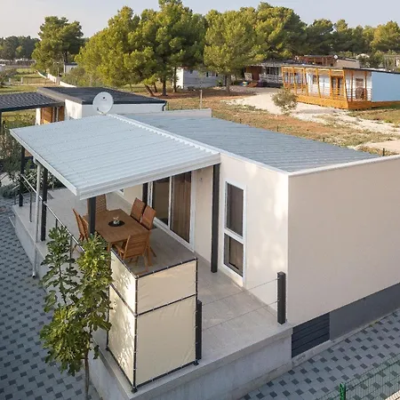 Holiday home Mobile Kastanjola *